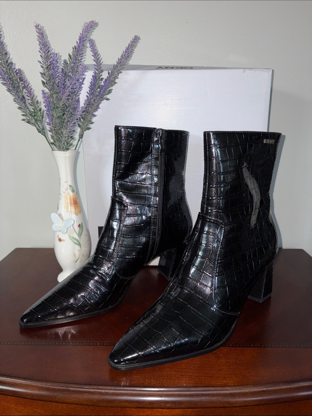 DKNY Sunny Black Croc-Embossed Pointed Toe Ankle Boots 10M